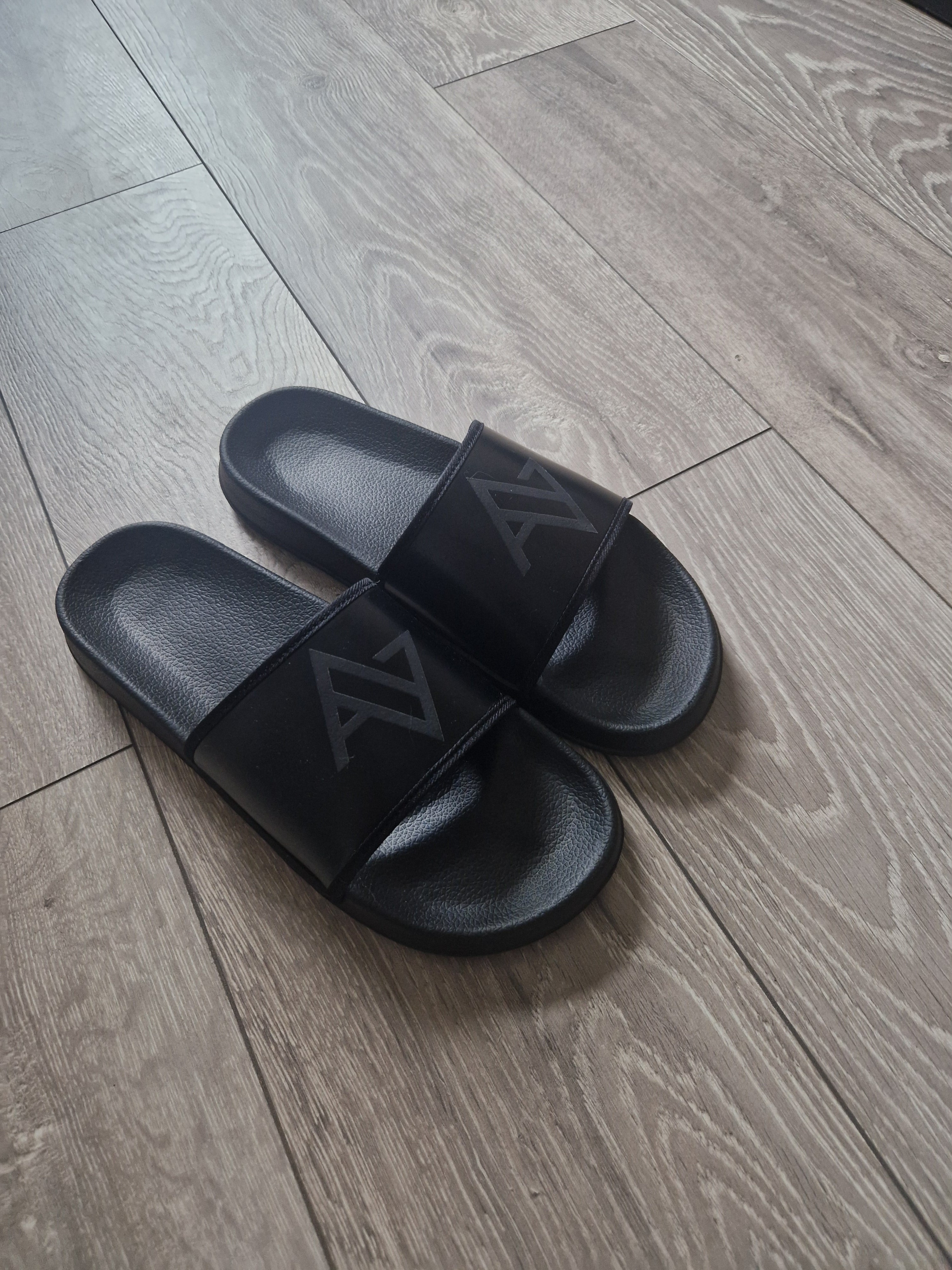 Mens Sliders